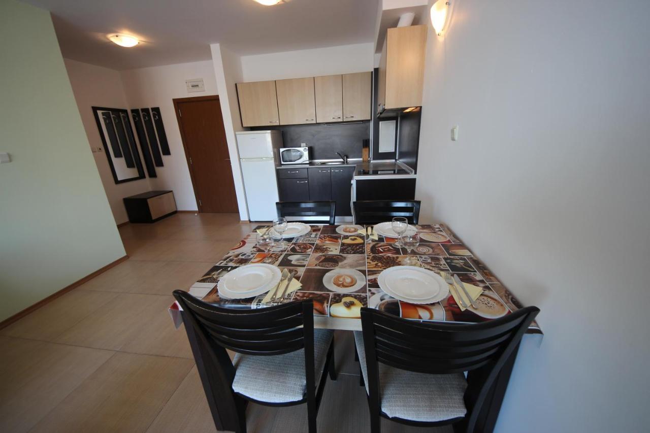 Menada Grand Kamelia Apartments Pantai Sunny Ruang foto