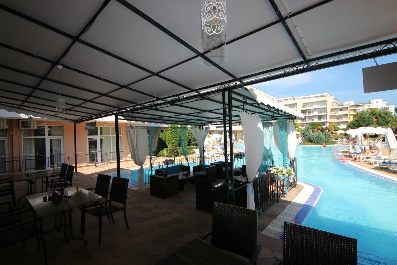 Menada Grand Kamelia Apartments Pantai Sunny Bagian luar foto