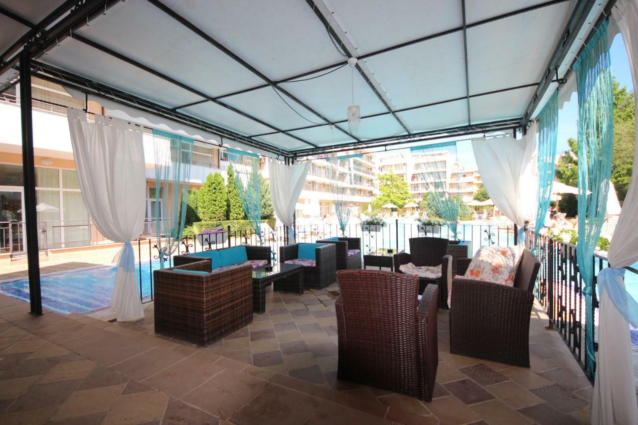 Menada Grand Kamelia Apartments Pantai Sunny Bagian luar foto