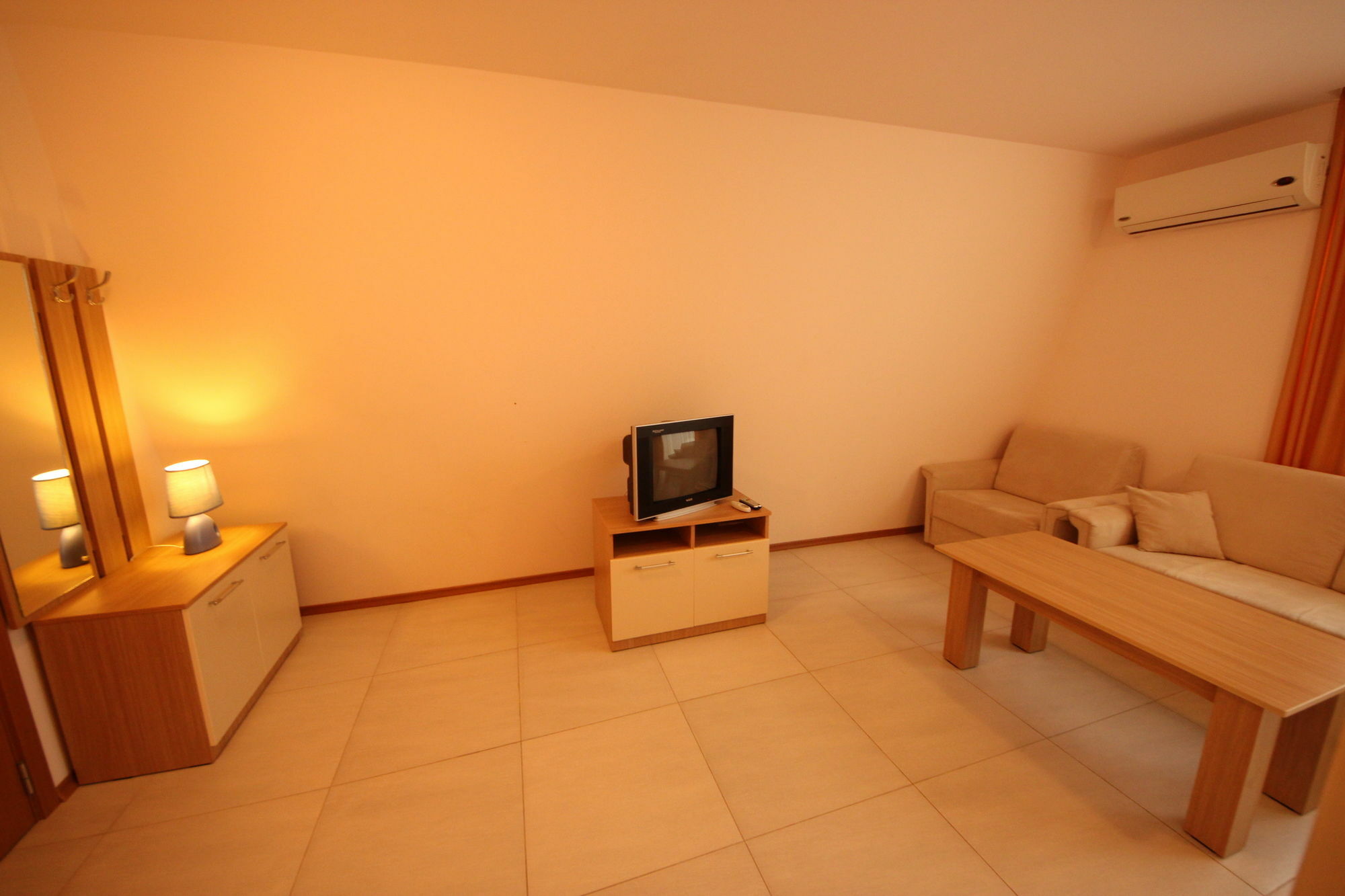 Menada Grand Kamelia Apartments Pantai Sunny Bagian luar foto