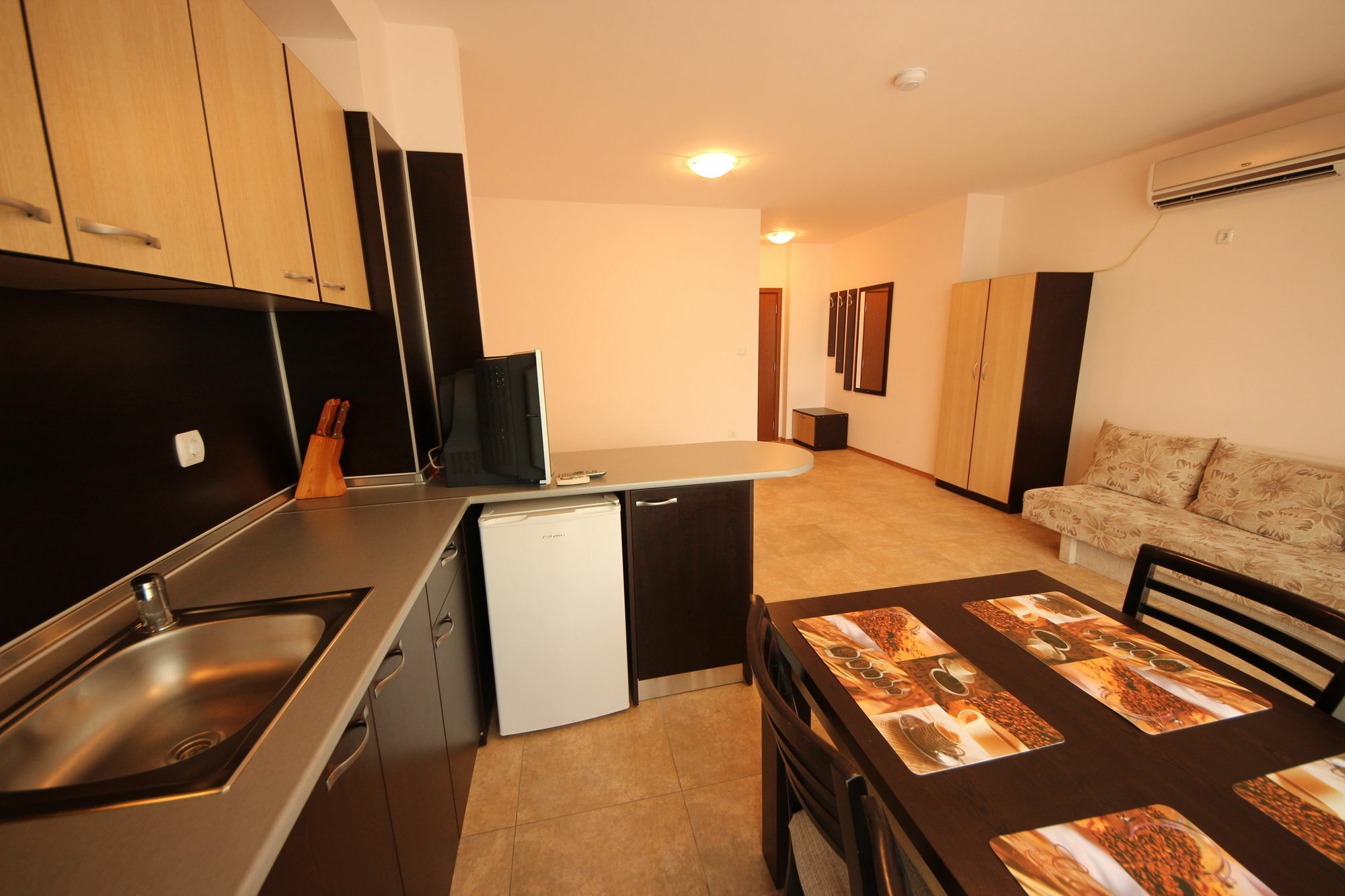 Menada Grand Kamelia Apartments Pantai Sunny Bagian luar foto