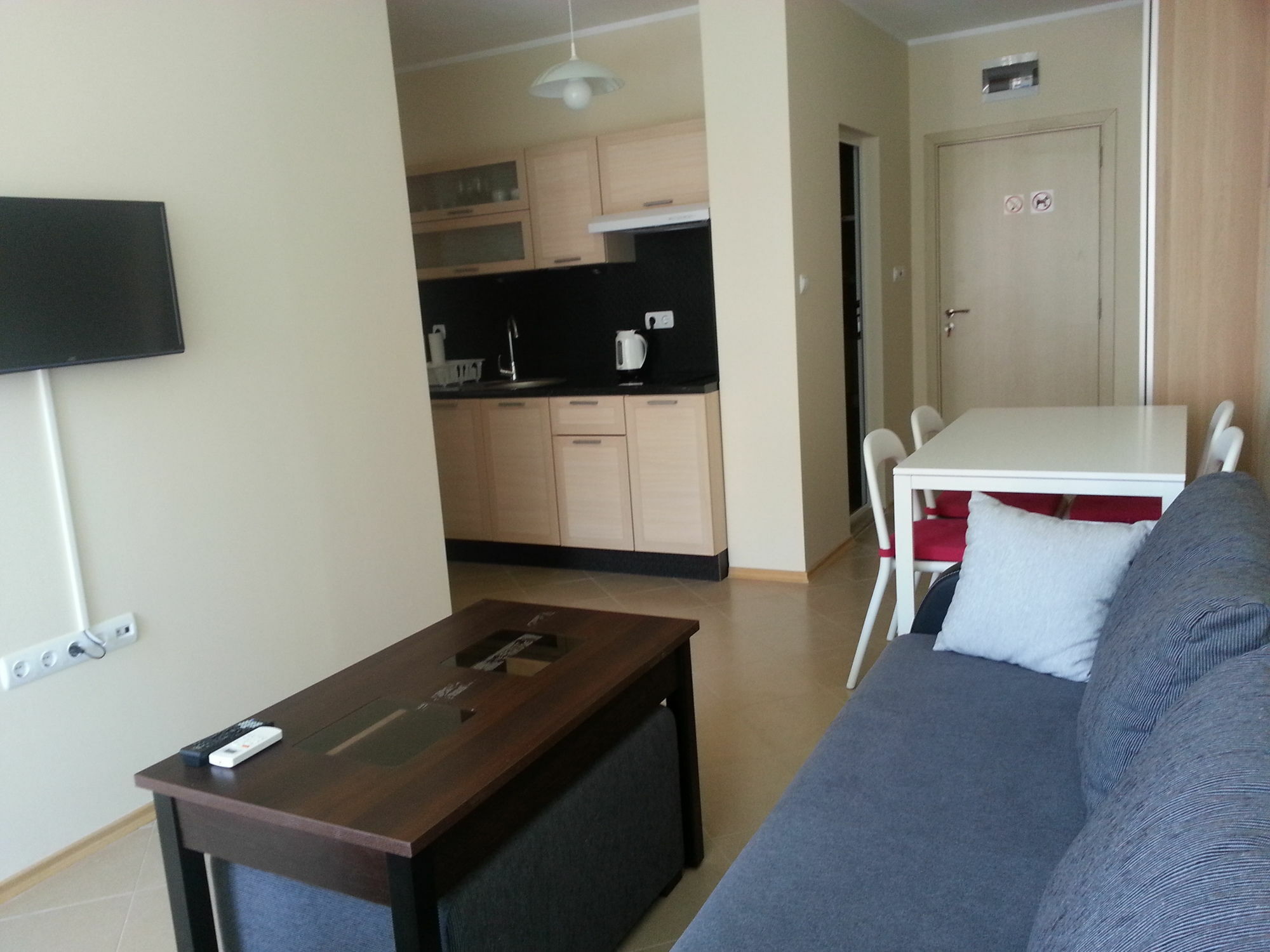 Menada Grand Kamelia Apartments Pantai Sunny Bagian luar foto