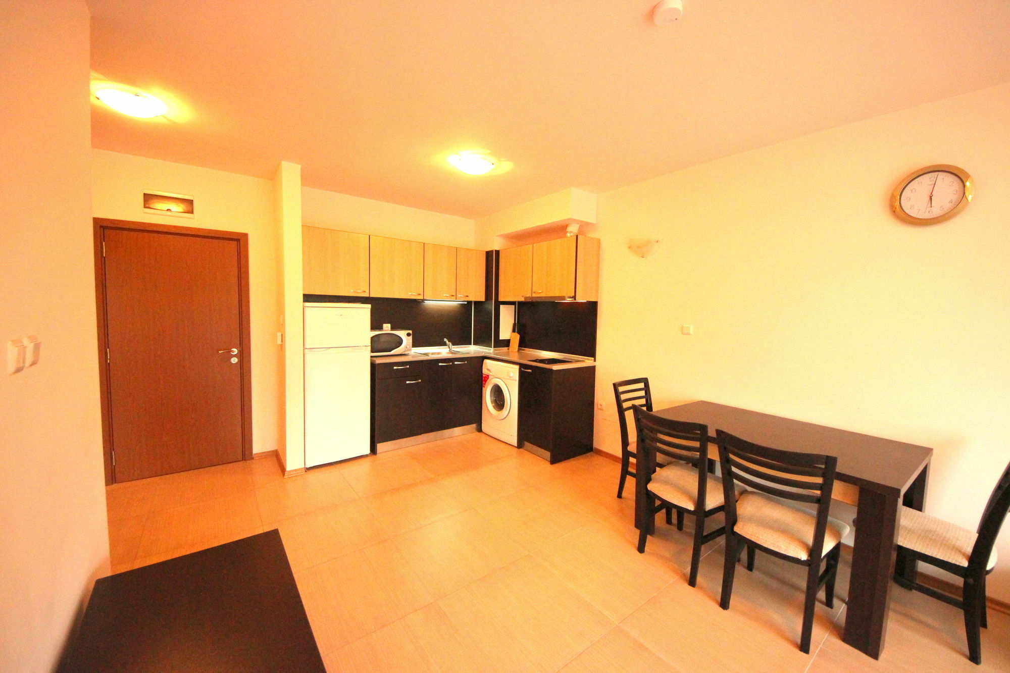 Menada Grand Kamelia Apartments Pantai Sunny Bagian luar foto